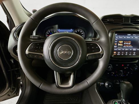 Used 2022 Jeep Renegade Latitude AWD/4WD image 11