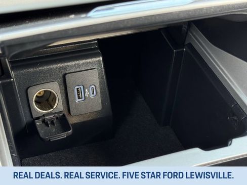 Used 2022 Ford Explorer XLT w/ Equipment Group 202A image 19