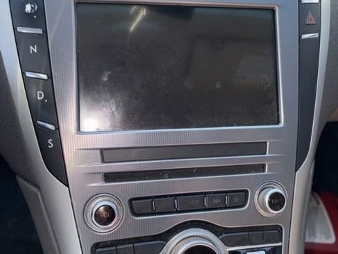 Used 2017 Lincoln MKZ Premiere FWD image 22