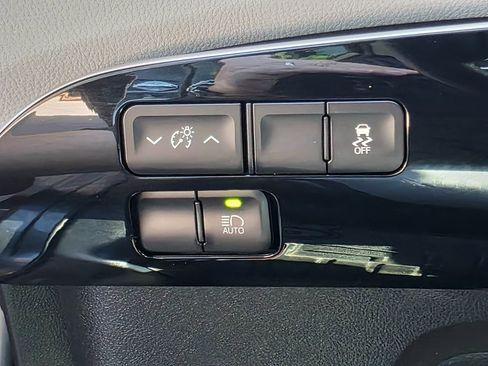 Used 2017 Toyota Prius Two image 46