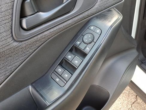 Used 2023 Nissan Rogue S image 17