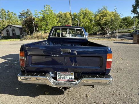 Used 1994 Toyota Pickup DX RWD image 4
