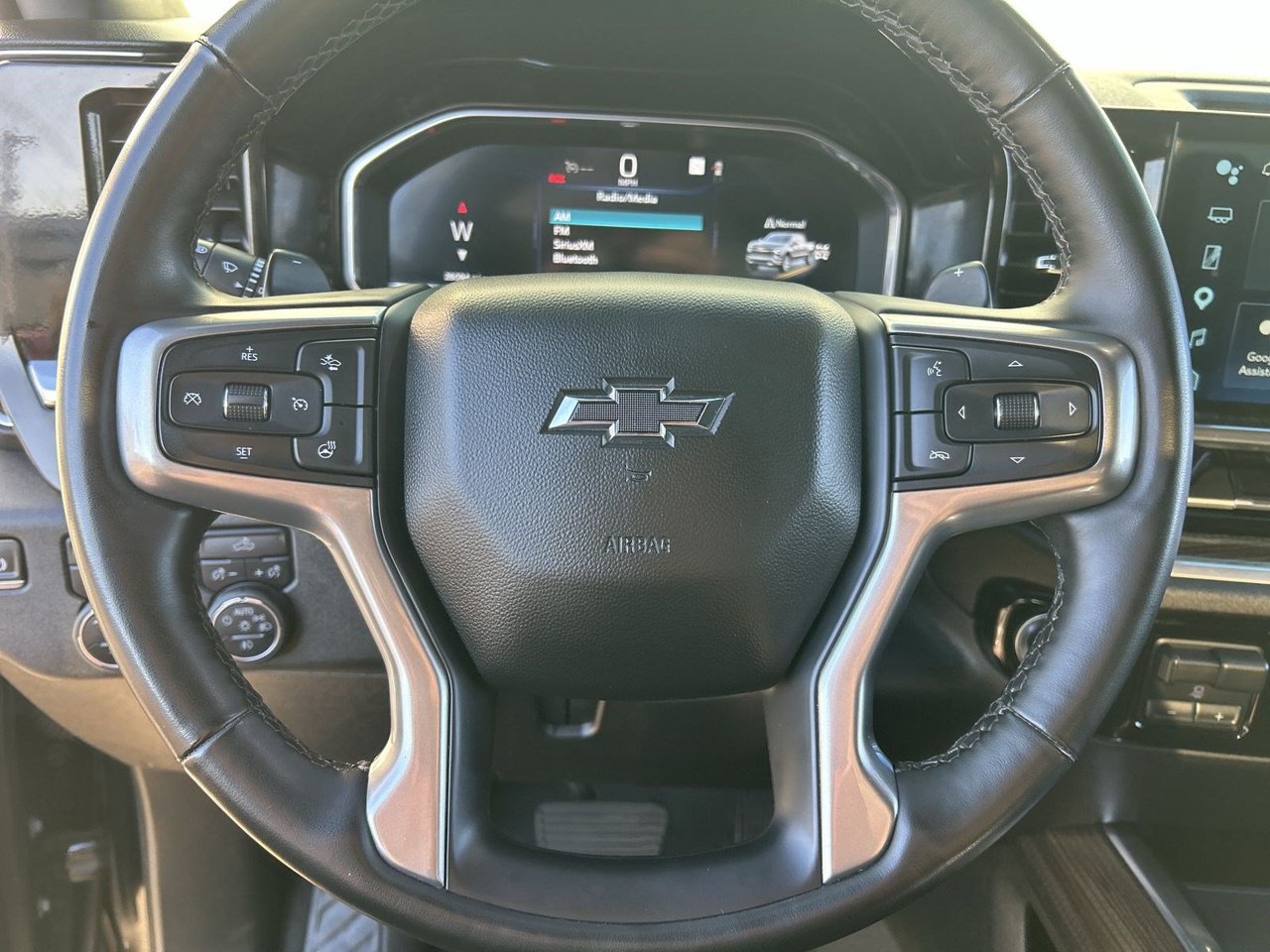 Used 2025 Chevrolet Silverado 1500 RST AWD/4WD image 19