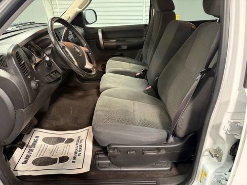 Used 2008 Chevrolet Silverado 1500 LT w/ All Star Edition AWD/4WD image 9