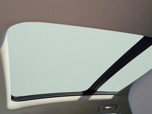 Used 2021 Buick Envision Avenir w/ Technology Package II image 21