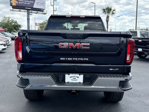 Used 2025 GMC Sierra 1500 SLT AWD/4WD image 4