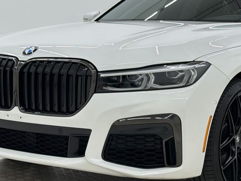Used 2022 BMW 740i w/ M Sport Package RWD image 12