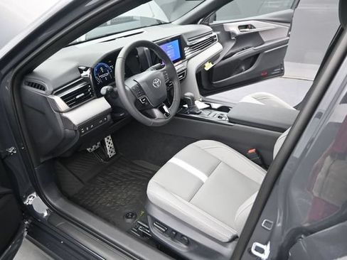 New 2026 Toyota Camry SE FWD image 4