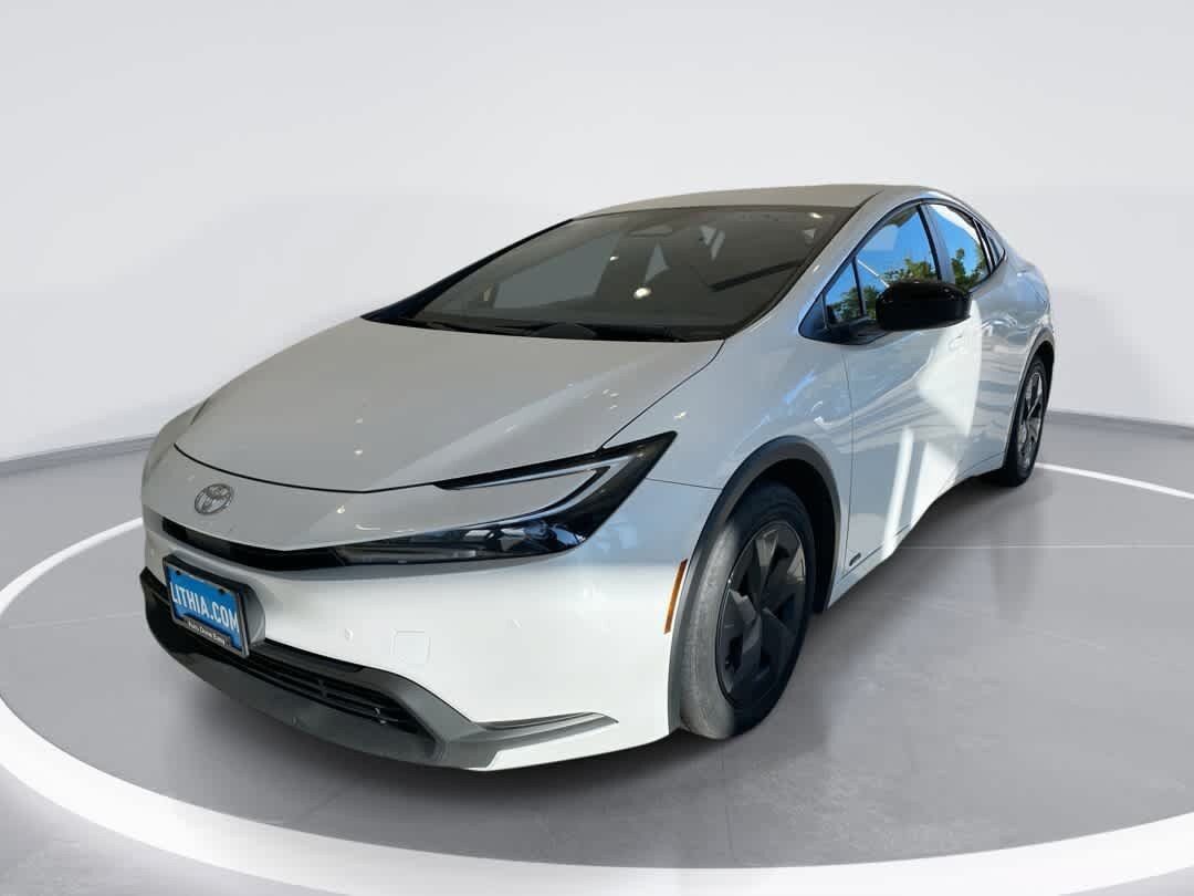 Used 2024 Toyota Prius LE AWD/4WD image 1