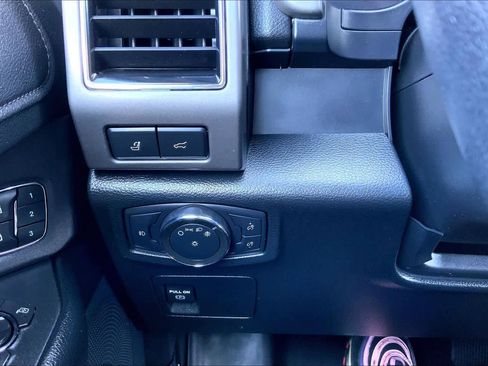 Used 2021 Ford Expedition Max XLT image 33