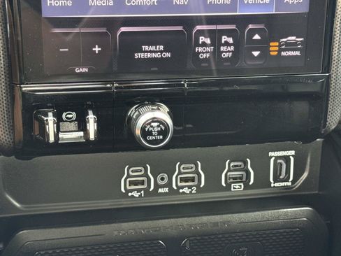 Used 2025 RAM 1500 Limited AWD/4WD image 30