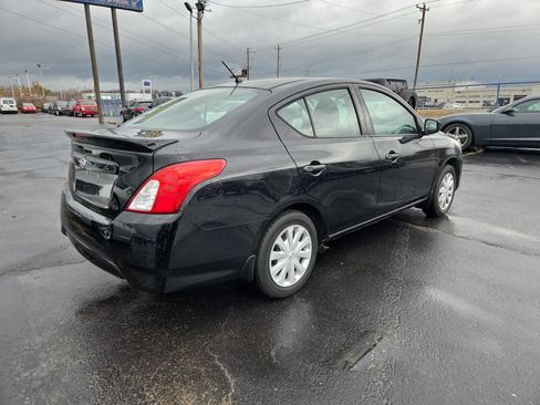 Used 2018 Nissan Versa S Plus image 5