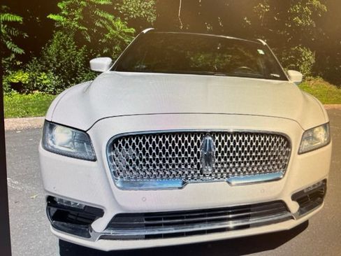 Used 2019 Lincoln Continental Reserve FWD image 12