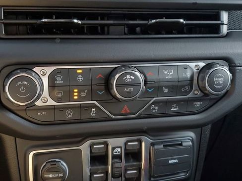 New 2026 Jeep Gladiator Rubicon AWD/4WD image 32
