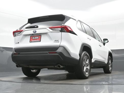 Used 2024 Toyota RAV4 XLE w/ Convenience Package AWD/4WD image 32
