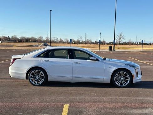 Used 2019 Cadillac CT6 Platinum image 2
