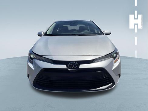 Used 2024 Toyota Corolla LE FWD image 2
