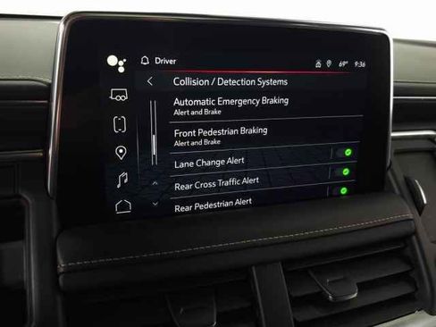 Used 2022 GMC Yukon XL SLT w/ SLT Premium Package image 29