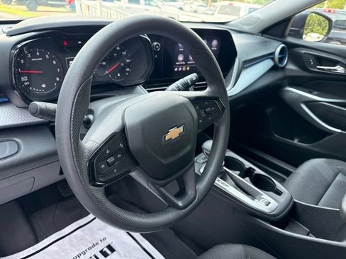 Used 2025 Chevrolet Trax LS w/ Driver Confidence Package FWD image 27