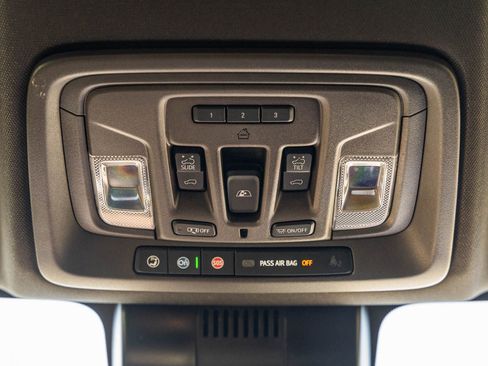 Used 2024 GMC Sierra 1500 Denali AWD/4WD image 31