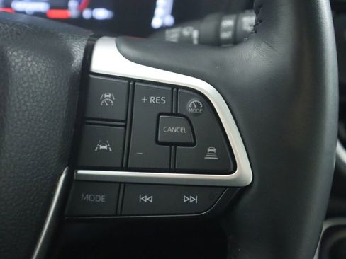 Used 2024 Toyota Grand Highlander XLE image 12