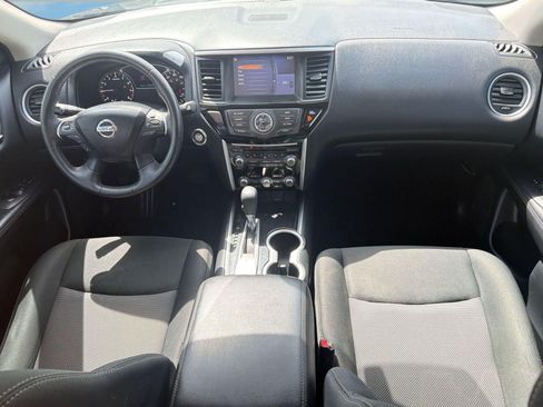 Used 2019 Nissan Pathfinder SV image 14