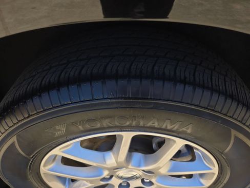 Used 2025 Chrysler Pacifica Select FWD image 25