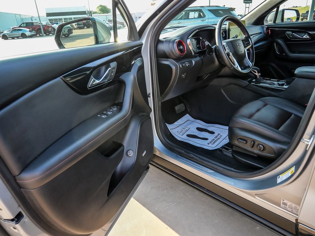 Used 2025 Chevrolet Blazer RS FWD image 34