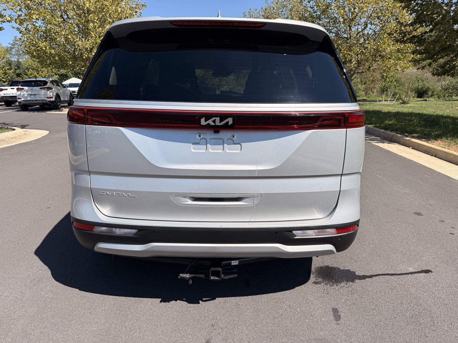 Used 2023 Kia Carnival LX FWD image 6