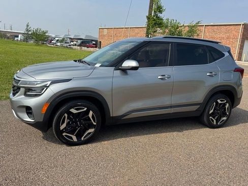 Used 2024 Kia Seltos SX w/ SX Sunroof Package AWD/4WD image 3