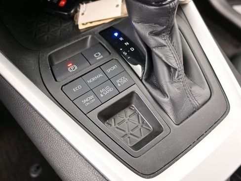 Used 2021 Toyota RAV4 XLE w/ Convenience Package AWD/4WD image 32