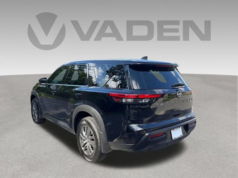 Used 2026 Nissan Pathfinder S FWD image 24