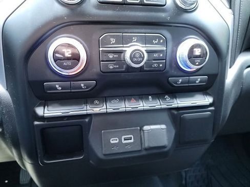 Used 2019 GMC Sierra 1500 SLE w/ X31 Off-Road Package AWD/4WD image 9