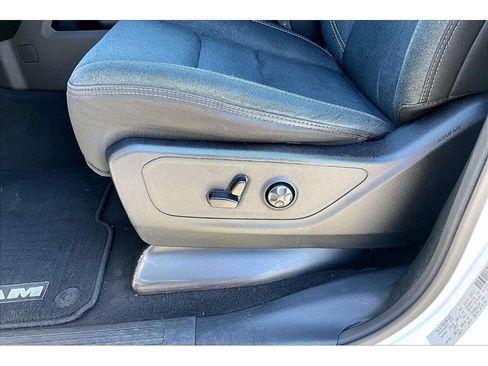 Used 2019 RAM 1500 Big Horn AWD/4WD image 30