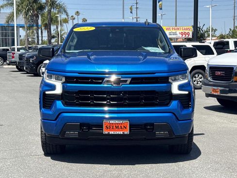 Used 2022 Chevrolet Silverado 1500 RST w/ Convenience Package II AWD/4WD image 2