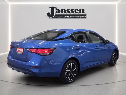 Used 2024 Nissan Sentra SV image 4