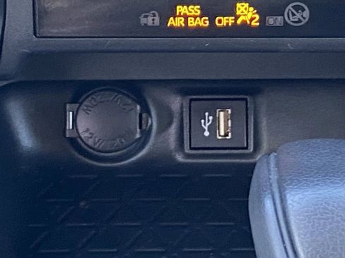 Certified 2025 Toyota RAV4 LE image 32