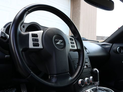 Used 2008 Nissan 350Z Enthusiast image 22