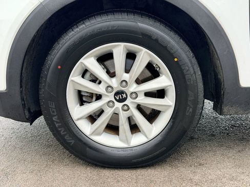 Used 2019 Kia Sorento AWD V6 image 27