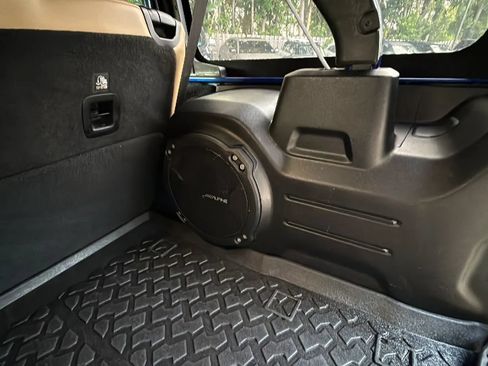 Used 2018 Jeep Wrangler Unlimited Sahara AWD/4WD image 35