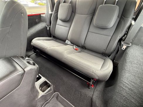 Used 2020 Jeep Wrangler Sport AWD/4WD image 13
