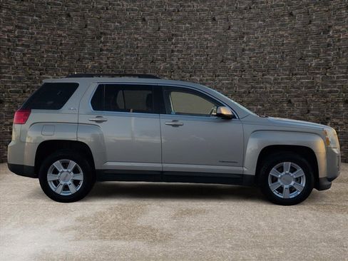 Used 2011 GMC Terrain SLE w/ Convenience Package image 3