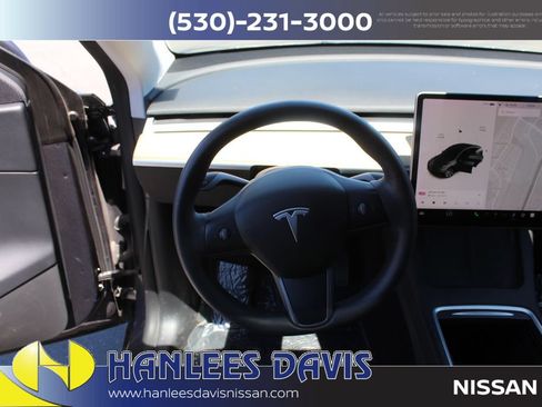 Used 2021 Tesla Model Y Long Range AWD/4WD image 18