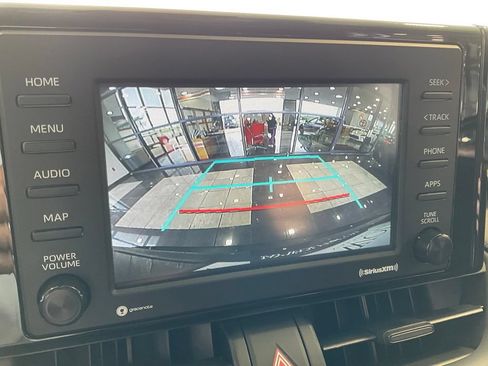 Used 2020 Toyota RAV4 LE FWD image 16