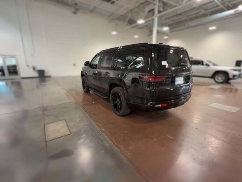 New 2025 Jeep Wagoneer Series II image 8