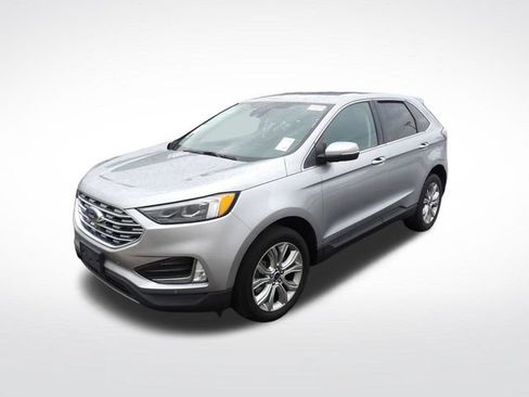 Used 2022 Ford Edge Titanium w/ Equipment Group 301A AWD/4WD image 9