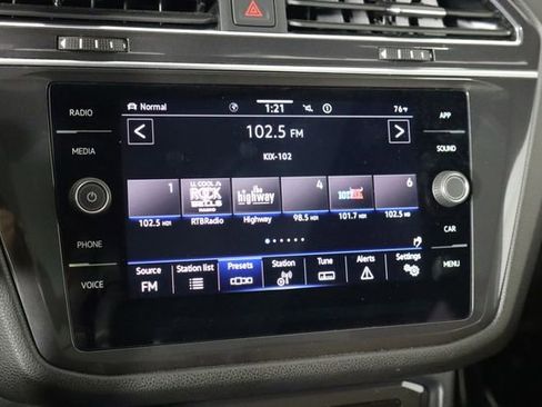 Used 2023 Volkswagen Tiguan SE R-Line AWD/4WD image 32