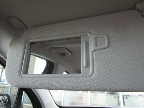 Used 2025 Kia Sorento S w/ Panoramic Sunroof Package FWD image 44