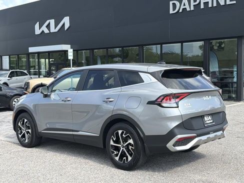 Used 2024 Kia Sportage EX FWD image 6
