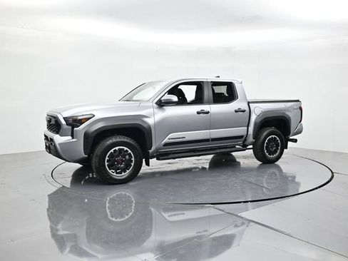 Used 2024 Toyota Tacoma TRD Off-Road AWD/4WD image 6